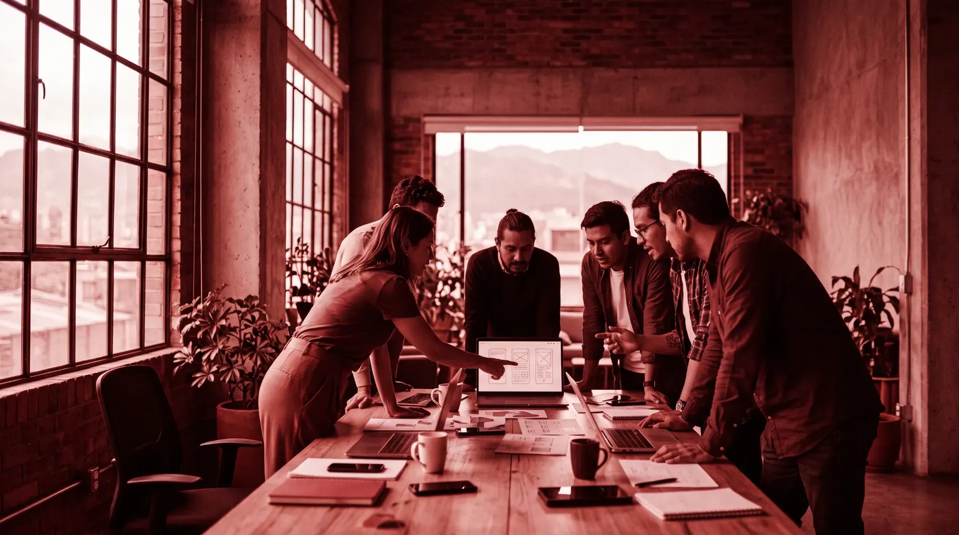 Equipo de ADN Digital desarrollando un proyecto